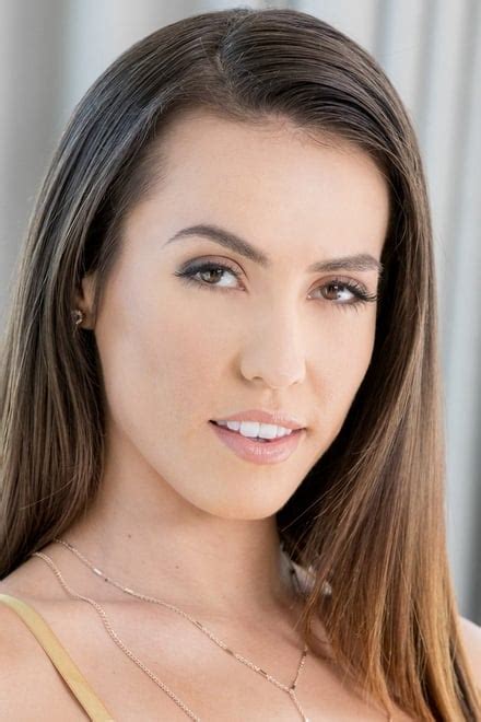 This page will put a light upon the Kelsey Monroe bio, wiki, age, birthday, family details, lesser-known facts, and. . Kelsy manroe